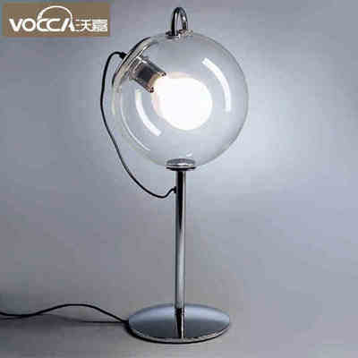 台灯 / desk lamp